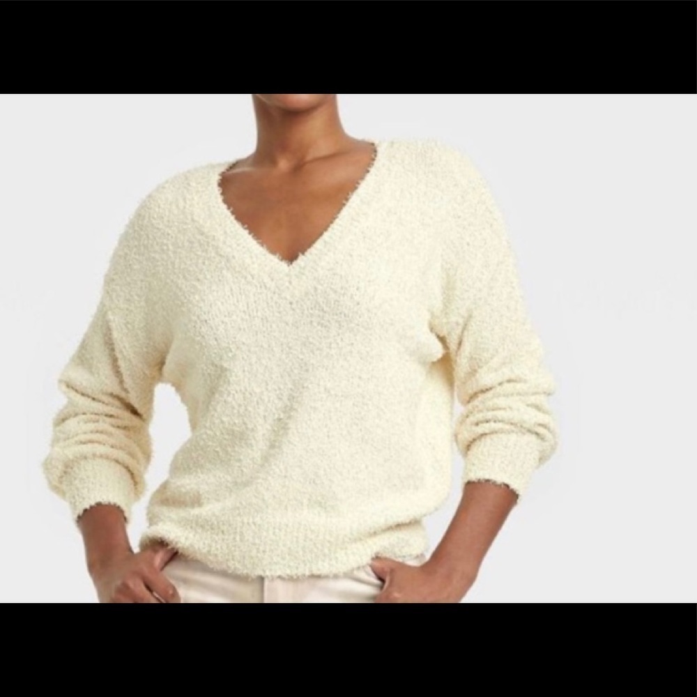 Universal Thread/ NWT/ Women's V-Neck Pullover Sweater/M